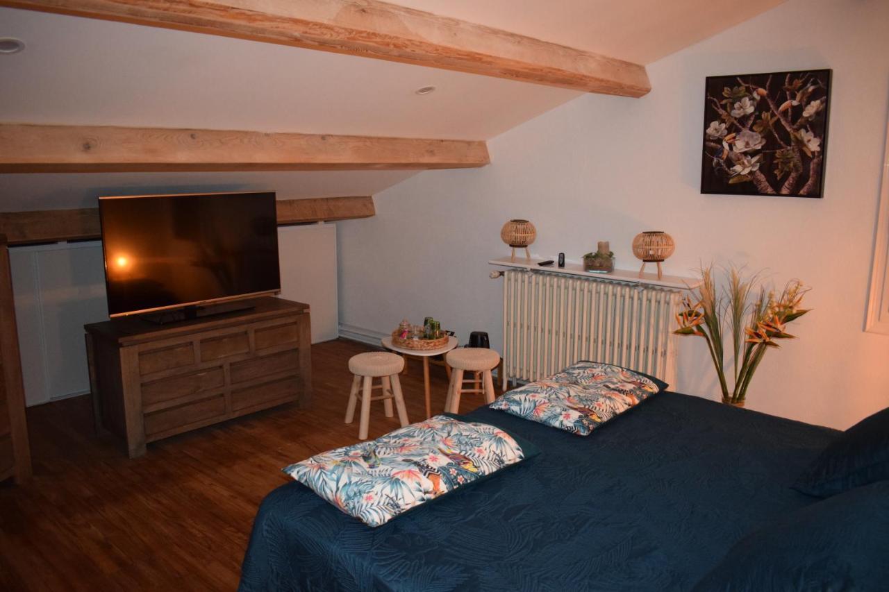 Domaine La Tuilerie Bed & Breakfast Guitres ภายนอก รูปภาพ
