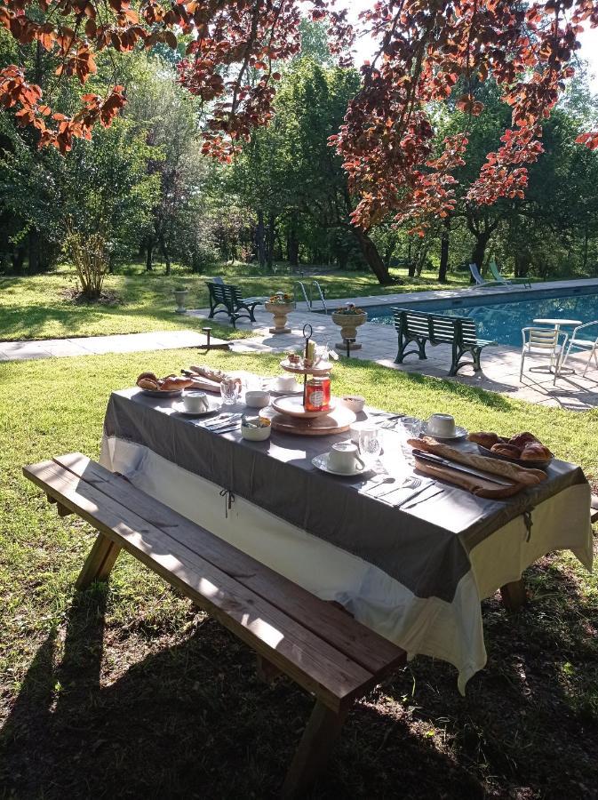 Domaine La Tuilerie Bed & Breakfast Guitres ภายนอก รูปภาพ