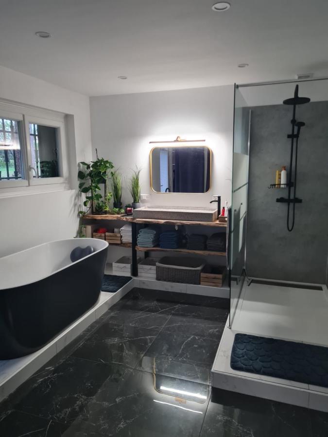 Domaine La Tuilerie Bed & Breakfast Guitres ภายนอก รูปภาพ